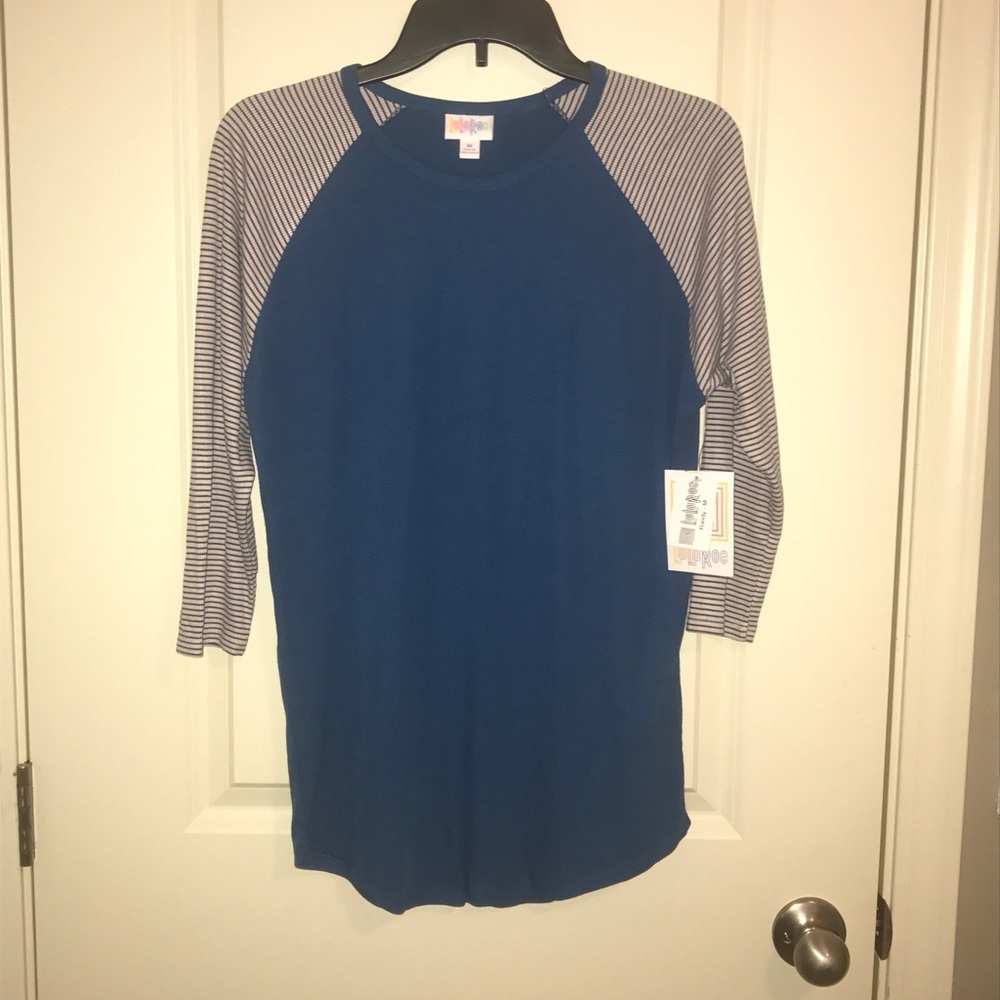 Medium Lularoe Randy (baseball tee)